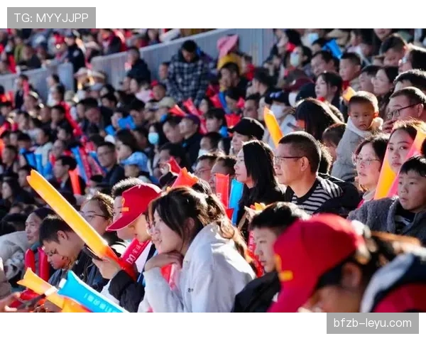 中超球迷文化热潮再起，赛场外的激情与创意点燃城市活力