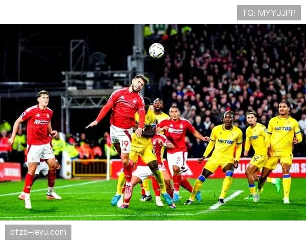 英超巅峰对决:豪门争锋创历史,精彩表现刷新纪录 英超巅峰对决:豪门争锋创历史,精彩表现刷新纪录