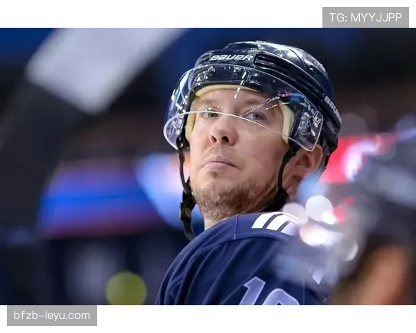 迪马利亚在新赛季中表现稳健，持续成为球队关键进攻力量。