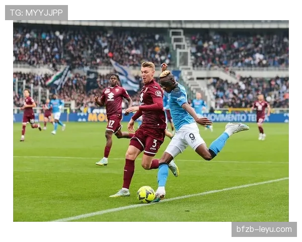 奥斯梅恩关键战表现与数据波动的稳定性分析 奥斯梅恩关键战表现与数据波动的稳定性分析