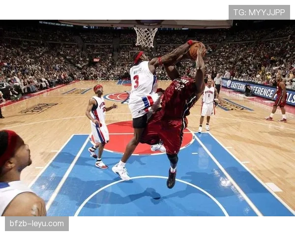 华莱士内线强攻效率提升明显 拉开与对手防守差距